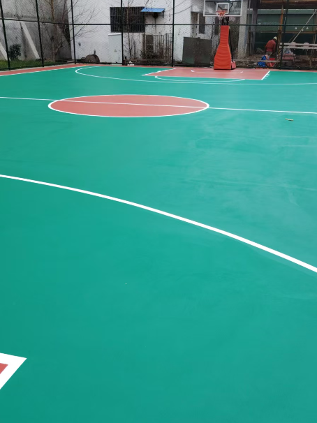 盐城 球场长期使用易出现地面开裂